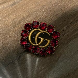 Gucci pin